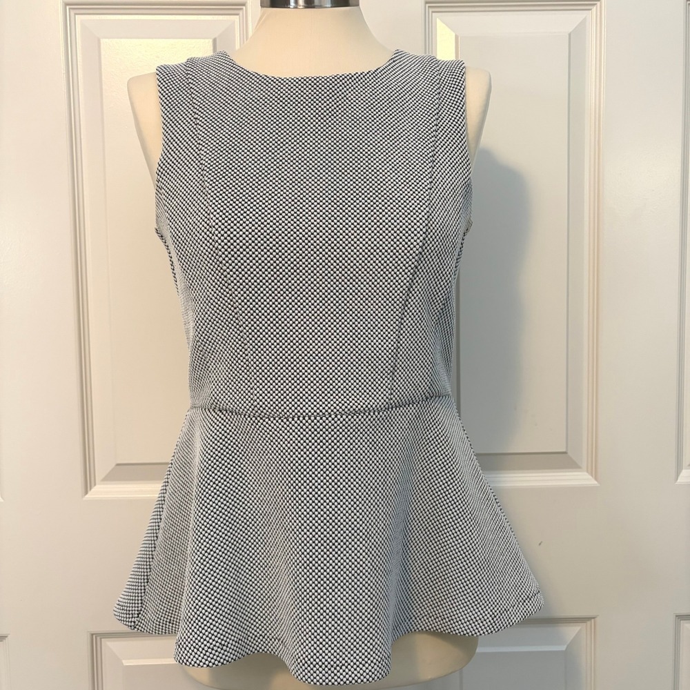 H&M Womens Black White Textured Knit Sleeveless Peplum Top Size Medium